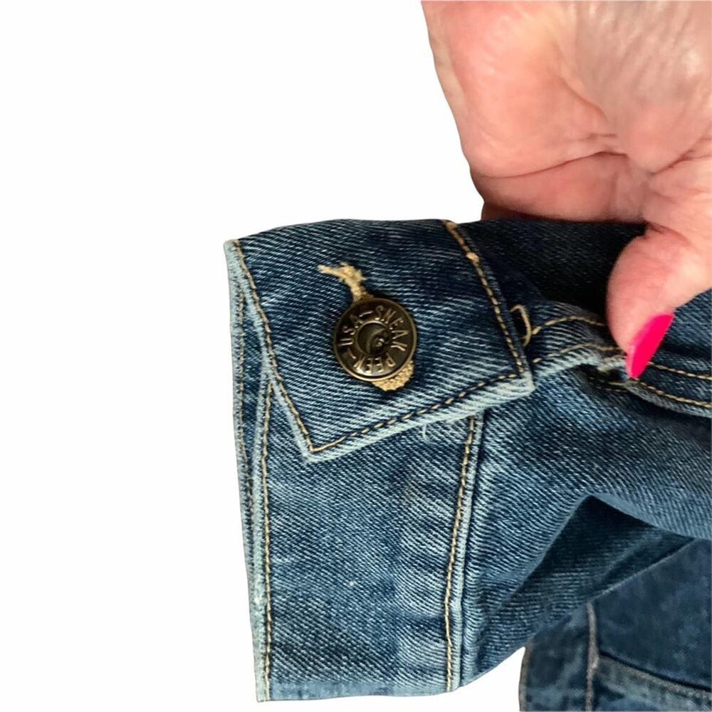 Sneak peak jean jacket. Size medium Embroidered - Picture 9 of 11